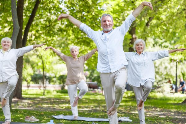 Sturzprophylaxe: Gleichgewicht trainieren im Alter 2 Sturzprophylaxe: Gleichgewicht trainieren im Alter | VITA Gesundheit