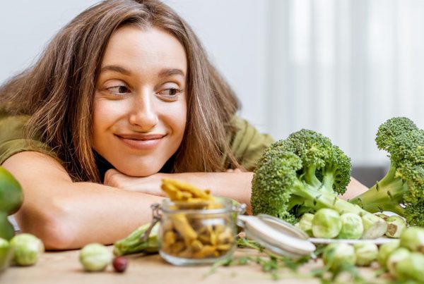 Fit bleiben im Winter – Mit gesunder Ernährung und ausreichend Bewegung | VITA Gesundheit